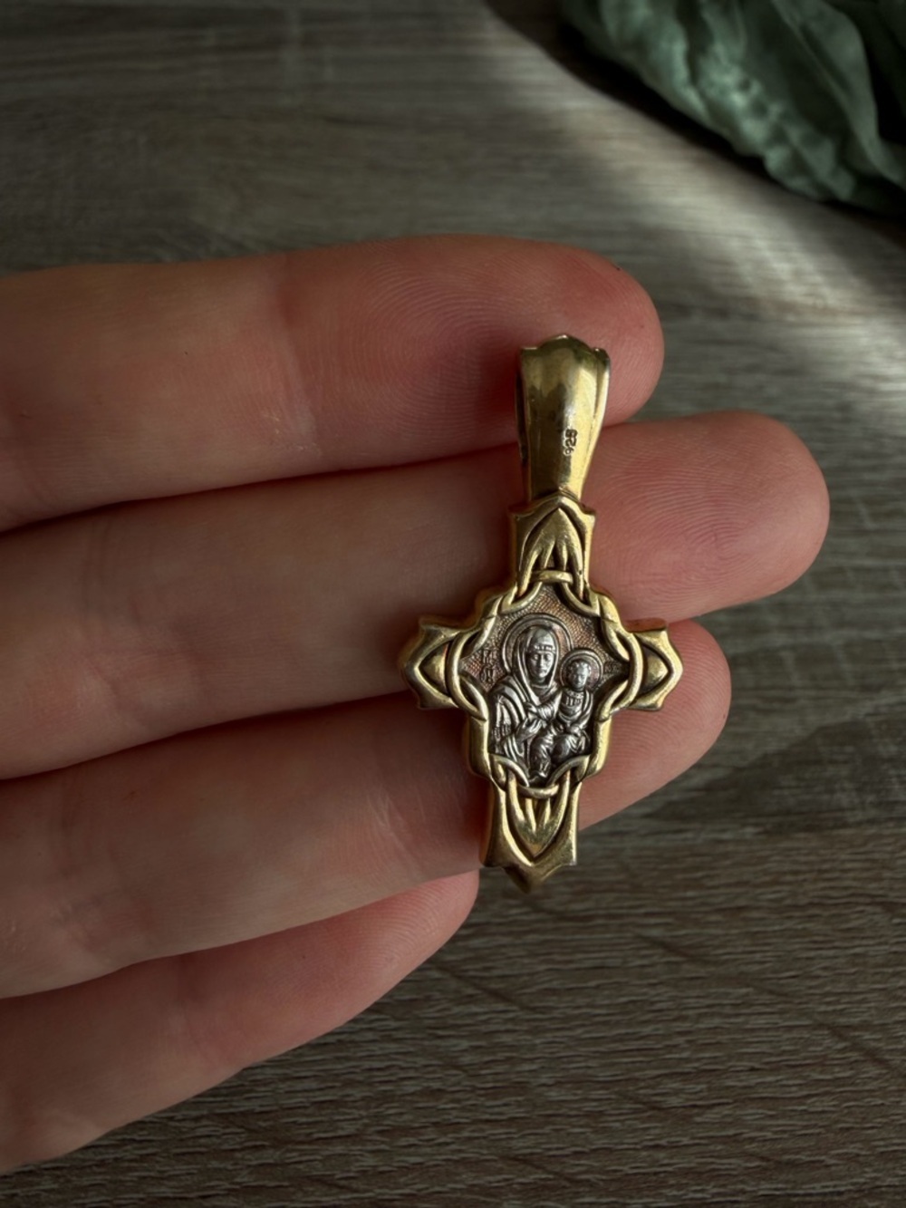 Sterling Silver and Yellow Gold Plated Reversible Crucifixion Virgin Mary&Jesus - Picture 2 of 3